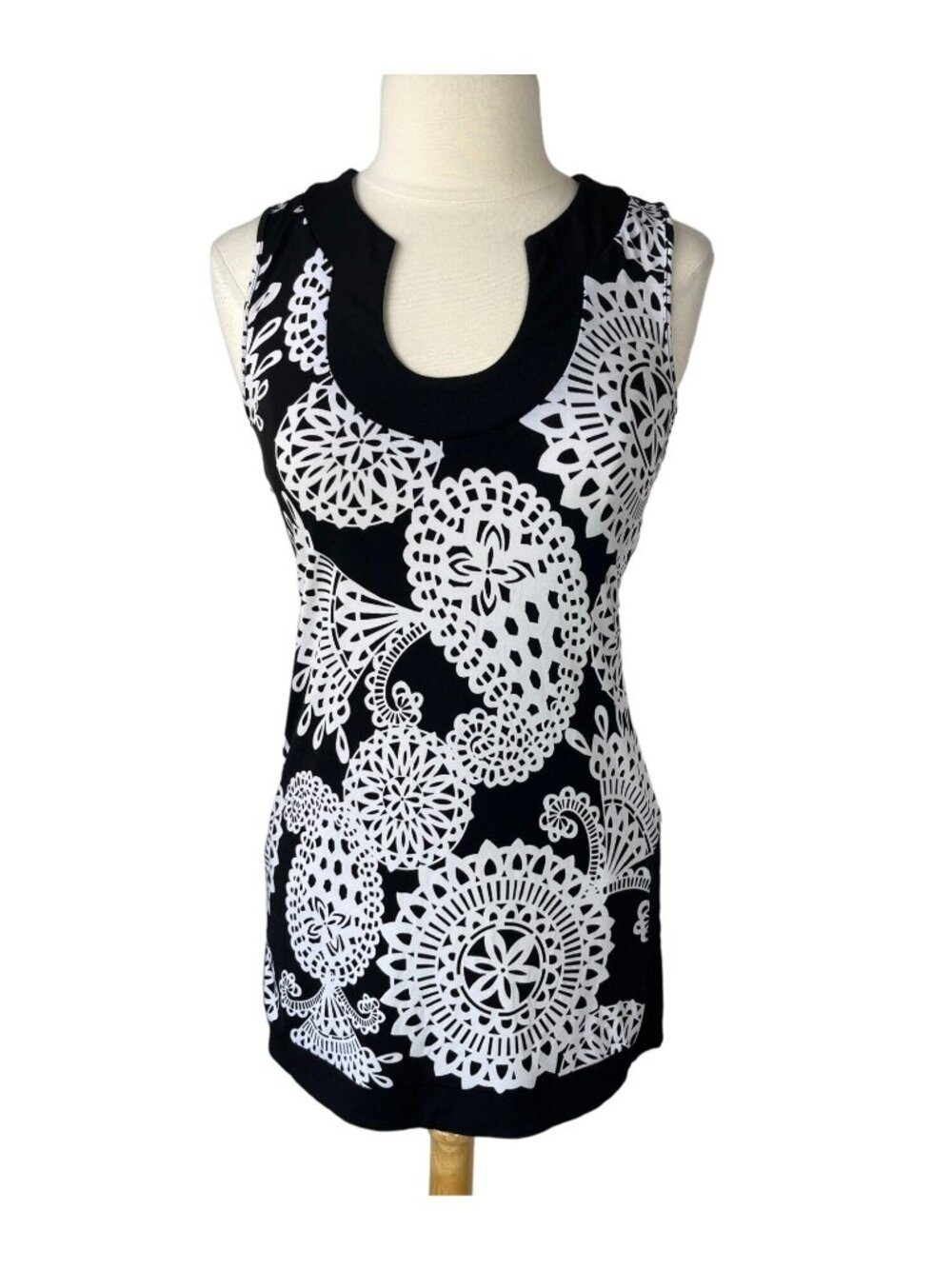 White House Black Market Tunic Top Shirt Size XS Black White Short Summer